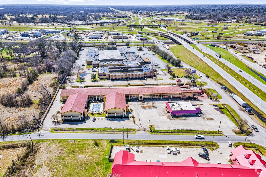 More Photos Of 1035 Martin Luther King Jr Dr, Monroe Hotel For Sale