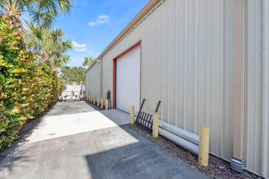More Photos Of 1133 53rd Ct N, Mangonia Park Warehouse For Sale