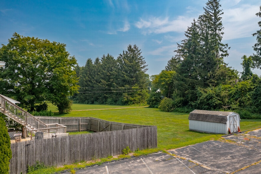 More Photos Of 2665 Boston Tpke, Coventry Funeral Home For Sale