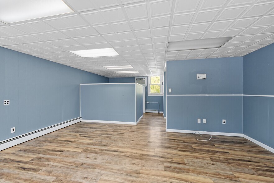 More Photos Of 127-129 Lowell St, Methuen Freestanding For Lease