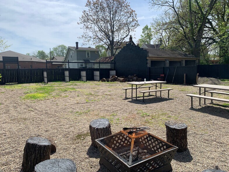 More Photos Of 4804 Whetsel Ave, Cincinnati Storefront Retail Residential For Sale