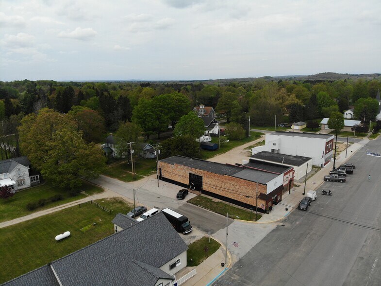More Photos Of 201 State St, Luther Specialty For Sale