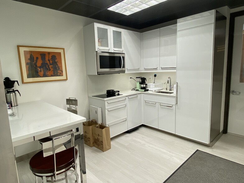 More Photos Of 28 Potter Ave, New Rochelle Light Distribution For Lease