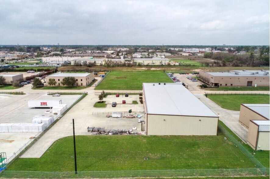 More Photos Of 12236 Cutten Rd, Houston Warehouse For Lease