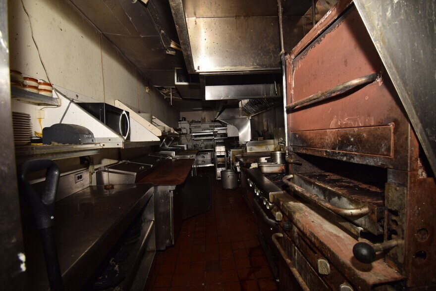 More Photos Of 62840 Van Dyke Rd, Washington Restaurant For Sale