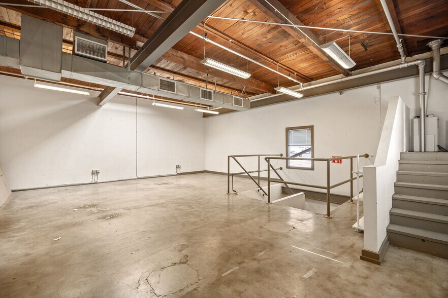 More Photos Of 3150 E 46th St, Los Angeles Loft Creative Space For Lease