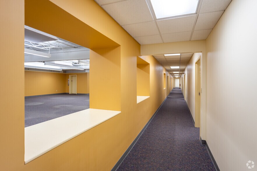 More Photos Of 520 Pleasant Valley Rd, Trafford Office For Sale