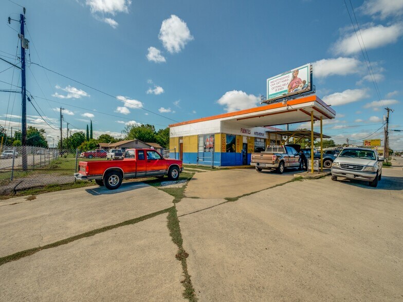 More Photos Of 1415 Cupples Rd, San Antonio Auto Repair For Sale