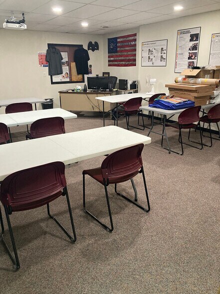 More Photos Of 220 E Main St, Belmond General Retail For Sale