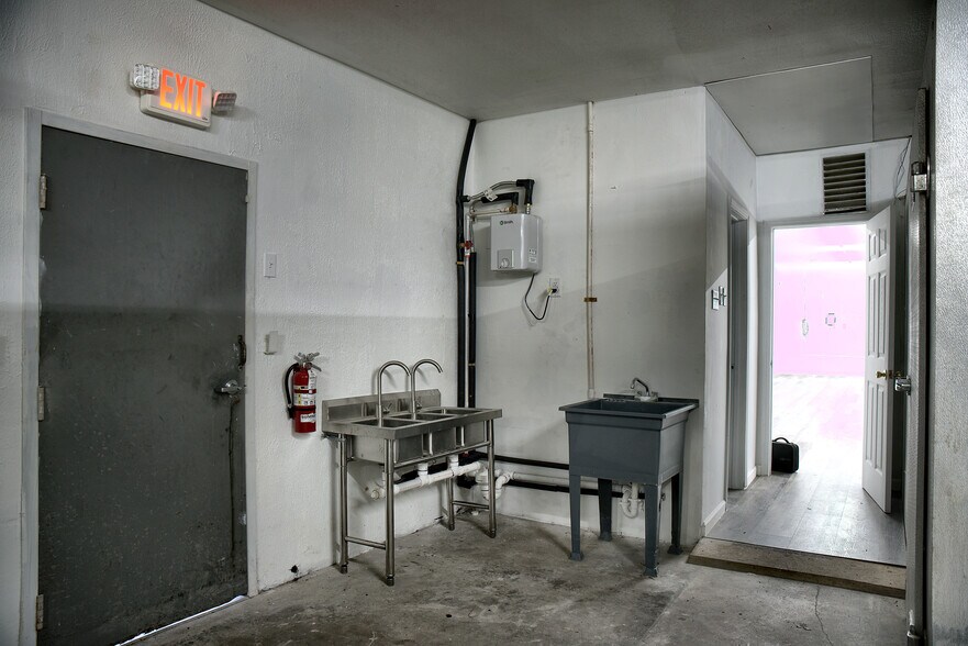 More Photos Of 7930 Highway 6, Hitchcock Storefront For Sale