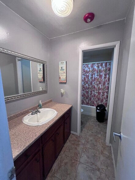 More Photos Of 7985 Phelan Blvd, Beaumont Freestanding For Sale