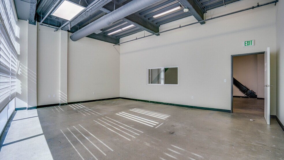 More Photos Of 800 E 12th St, Los Angeles Office For Sale