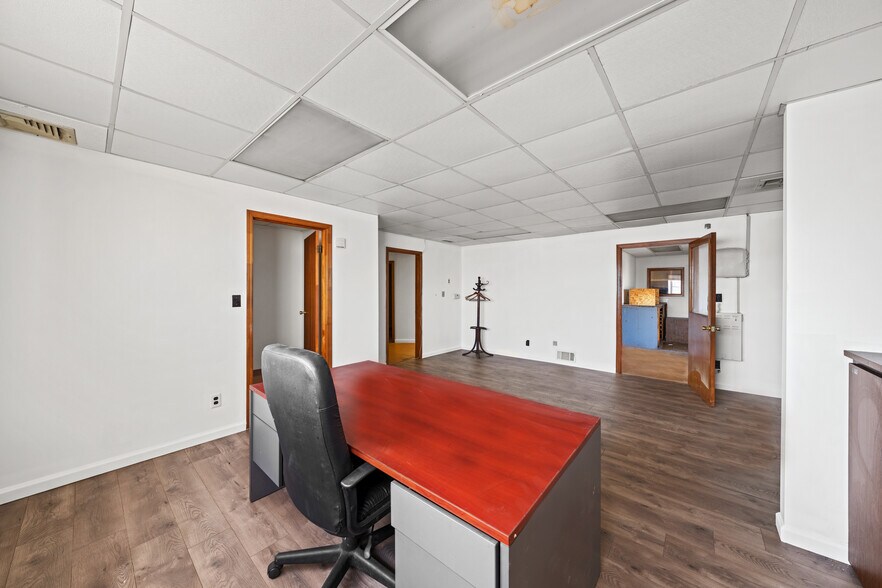 More Photos Of 115 Roosevelt Ave, Belleville Industrial For Lease