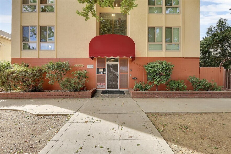 More Photos Of 2320 P St, Sacramento Apartments For Sale