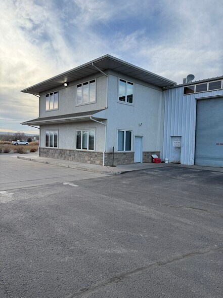 More Photos Of 2990 N Townsend Ave, Montrose Light Distribution For Sale