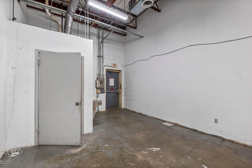 More Photos Of 1213 S Main St, Sikeston Unknown For Lease