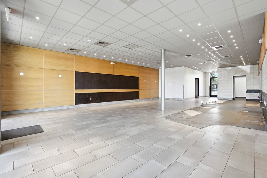 More Photos Of 602 E Yakima Ave, Yakima Storefront Retail Office For Lease