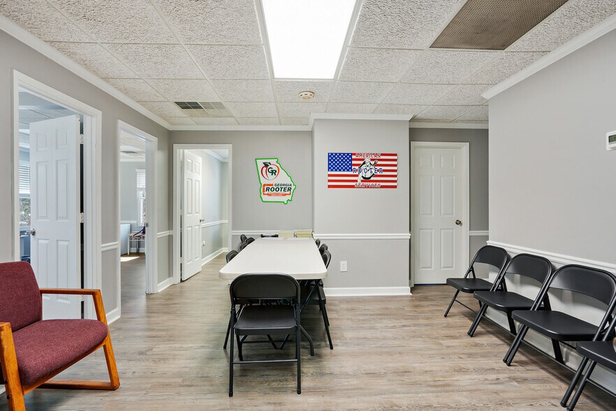 More Photos Of 425 E Crossville Rd, Roswell Office Residential For Lease
