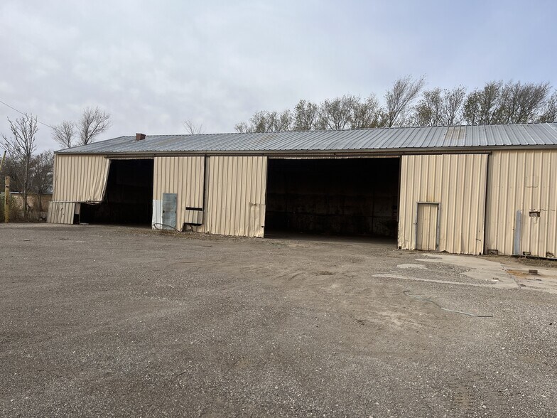 More Photos Of 1012 E Waylon Jennings Blvd, Littlefield Industrial For Sale