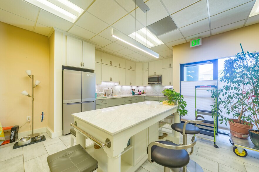 More Photos Of 3708 S El Camino Real, San Mateo Storefront Retail Residential For Sale
