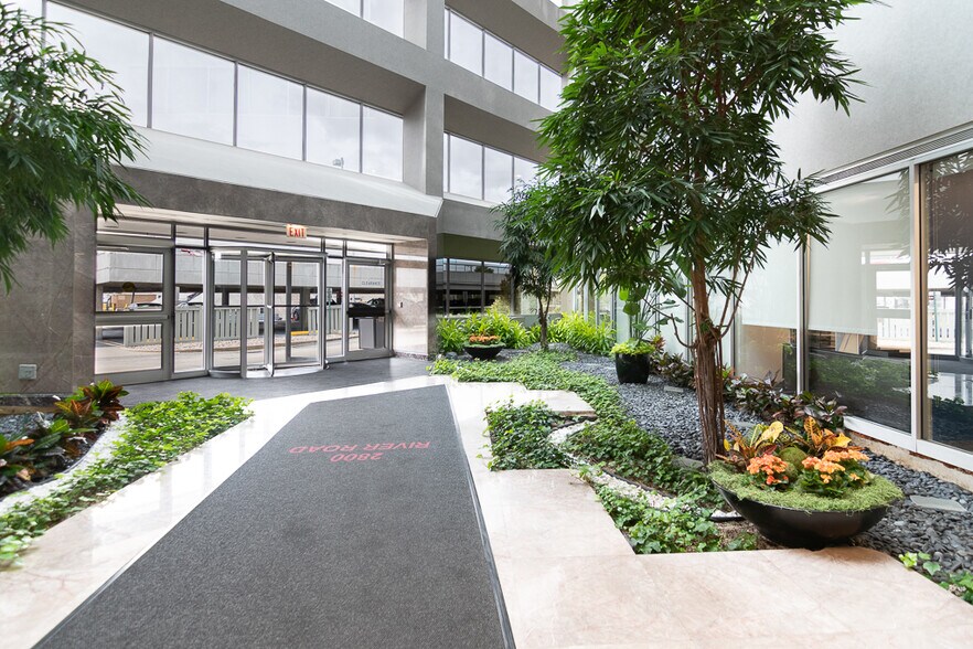 More Photos Of 2800 S River Rd, Des Plaines Office For Lease