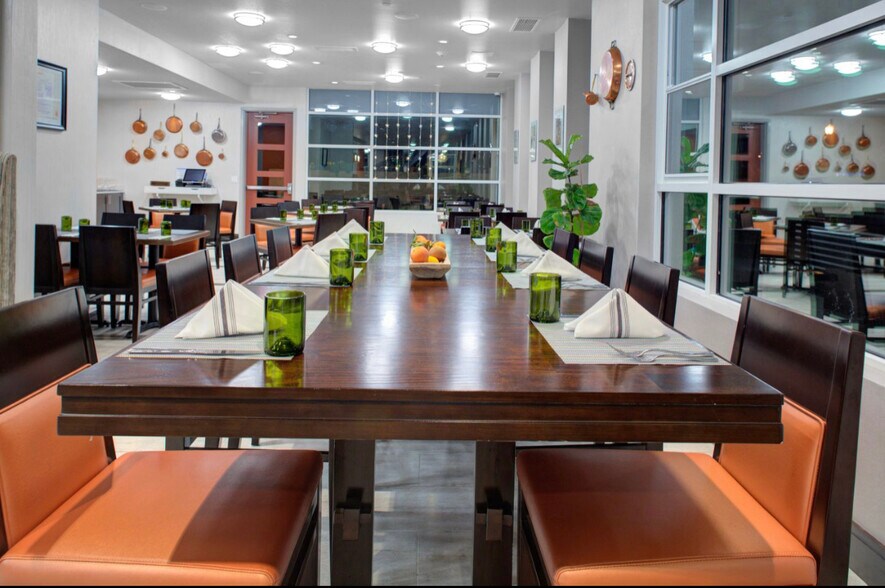 More Photos Of 8755-8757 Old Redwood Hwy, Windsor Hotel For Sale