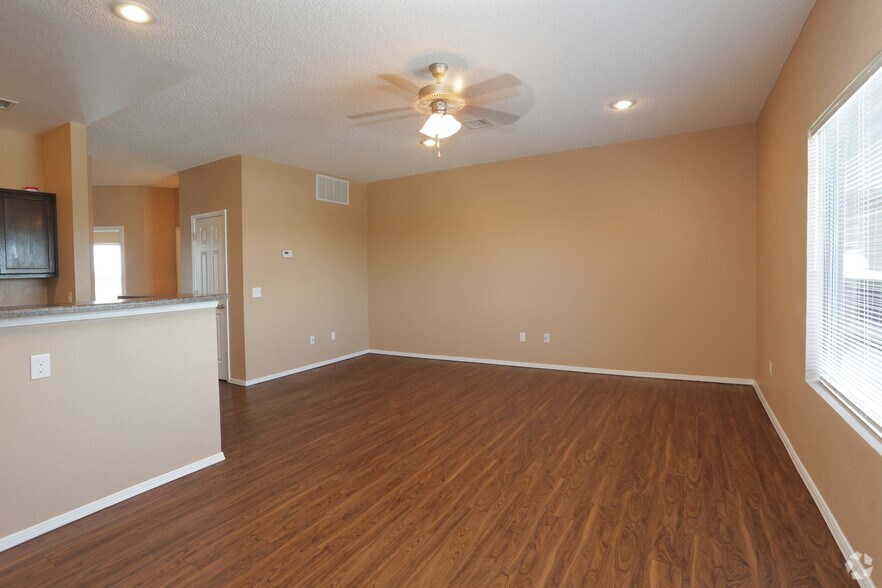 More Photos Of 2521 Robert Wynn St, El Paso Apartments For Sale