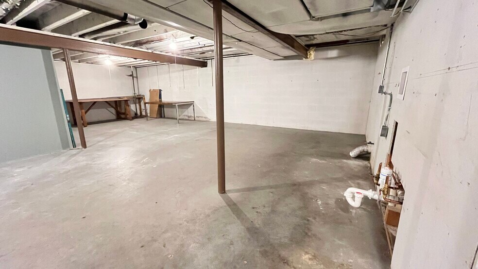 More Photos Of 27051 Southfield Rd, Lathrup Village Freestanding For Sale