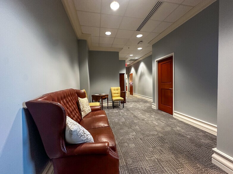 More Photos Of 100 Church St SW, Huntsville Office Residential For Lease