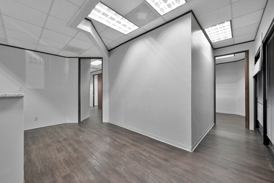 More Photos Of 25307 I-45, Spring Medical For Lease