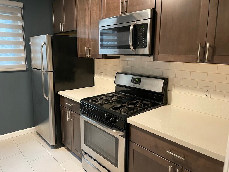 More Photos Of 1224 N Fairfax Ave, West Hollywood Apartments For Sale