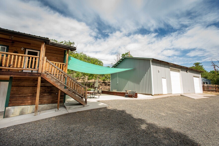 More Photos Of 206 Elrod Ave, Maupin Storefront Retail Residential For Lease