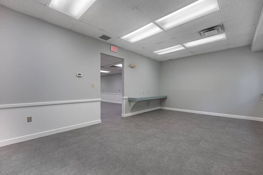More Photos Of 7271 N Main St, Dayton Medical For Lease