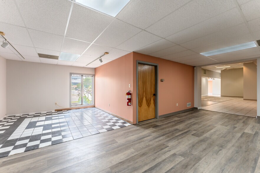 More Photos Of 1715 Stefko Blvd, Bethlehem Flex For Sale