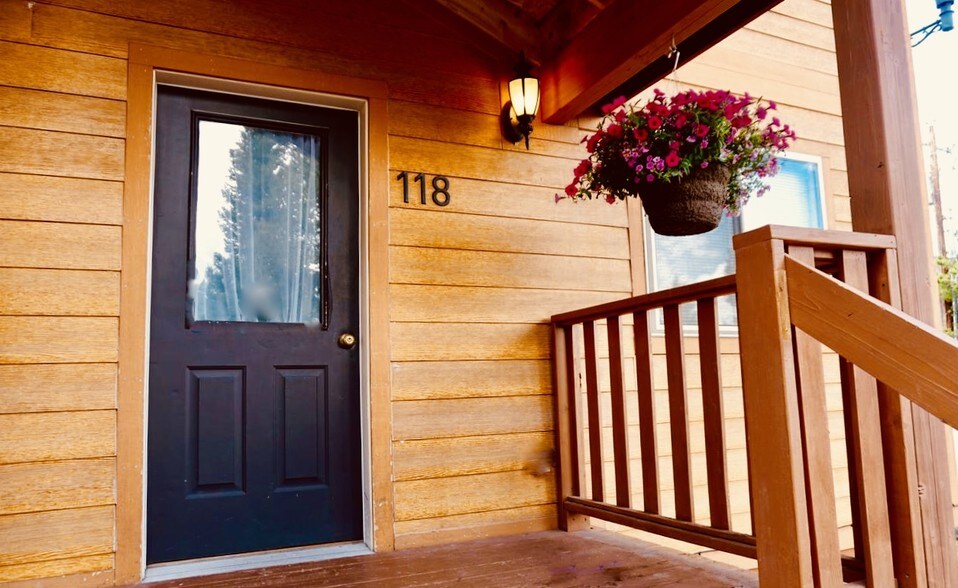 More Photos Of 229 N Hayden St, West Yellowstone Hotel For Sale