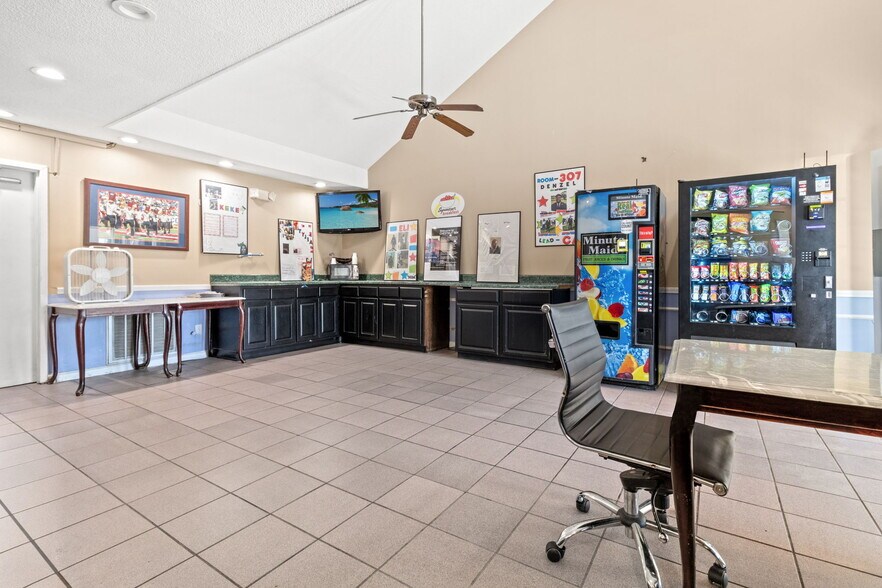 More Photos Of 2350 Chestnut St, Orangeburg Hotel For Sale