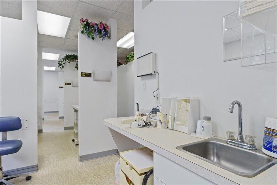 More Photos Of 1637 Mineral Spring Ave, North Providence Medical For Lease