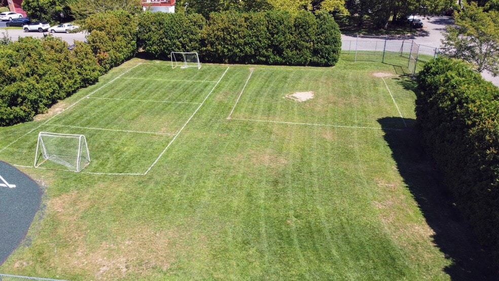 More Photos Of 9-10 Glenmere Ln, Coram General Retail For Sale