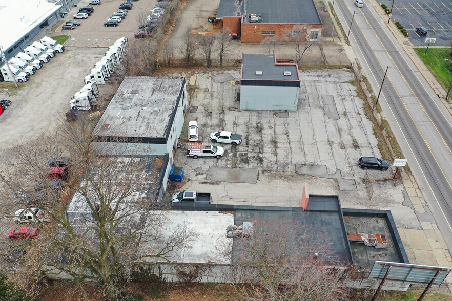 More Photos Of 1050 Triplett Blvd, Akron Warehouse For Sale