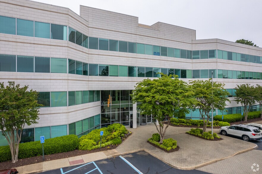 More Photos Of 1919 Commerce Dr, Hampton Office For Lease
