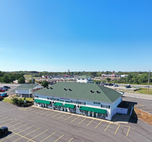 More Photos Of 1588-1692 Gravois Rd, High Ridge General Retail For Lease