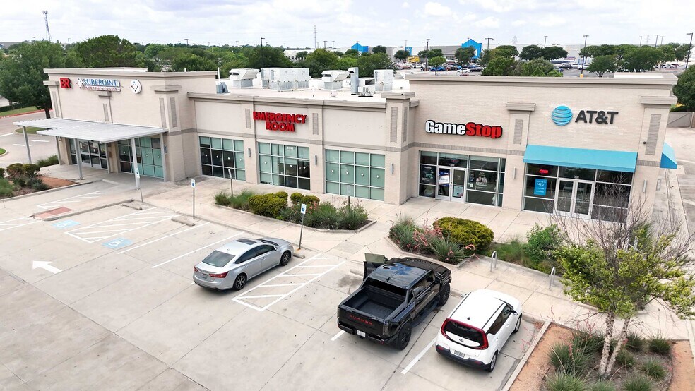 More Photos Of 5900 S Hulen St, Fort Worth Freestanding For Lease
