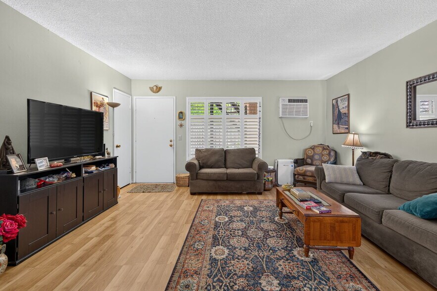 More Photos Of 1459 Stanley Ave, Glendale Apartments For Sale