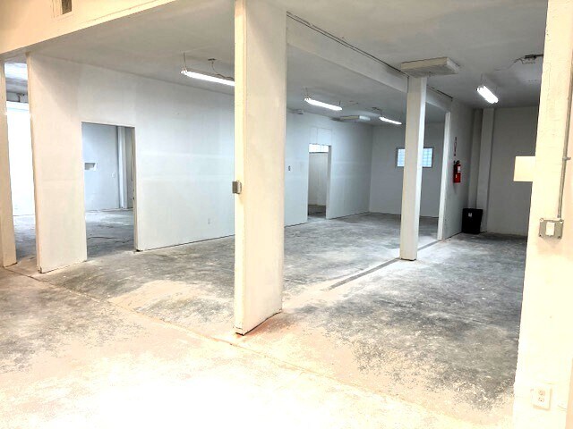 More Photos Of 16840 Alisal Ct, San Lorenzo Warehouse For Lease