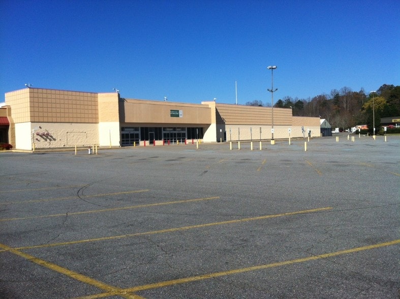 More Photos Of 2099-2195 North Bridge St, Elkin Unknown For Lease