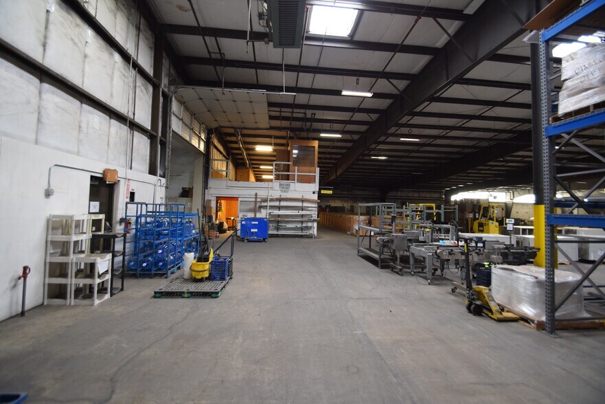 More Photos Of 812 C St, Culver Distribution For Sale