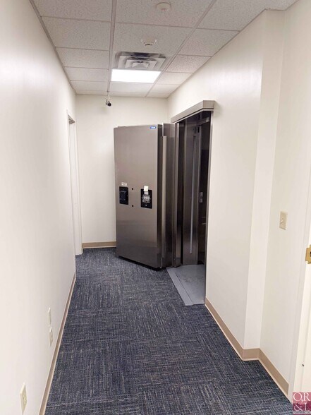 More Photos Of 1009 New Haven Rd, Naugatuck Bank For Sale