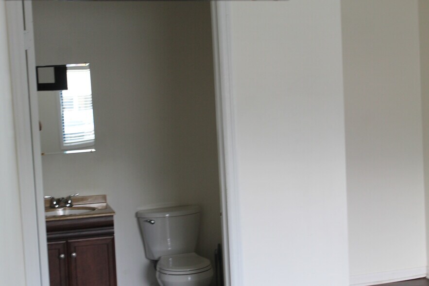 More Photos Of 3321 Doris Ave, Ocean Unknown For Lease