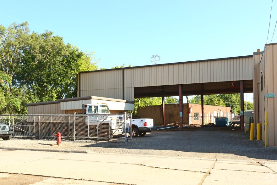 More Photos Of 16136 White Ave, Allen Park Warehouse For Sale
