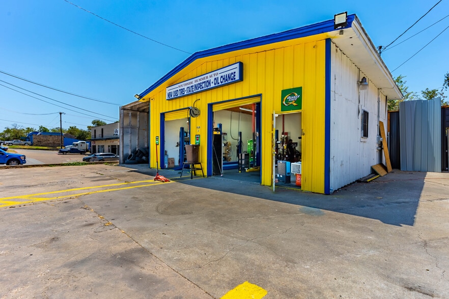 Primary Photo Of 3701 S Lancaster Rd, Dallas Light Distribution For Sale